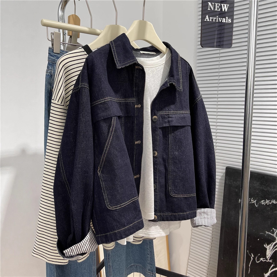 Retro-style denim jacket with large pockets, women's size 25, early autumn, striped cuffs, color-blocked design, versatile top.