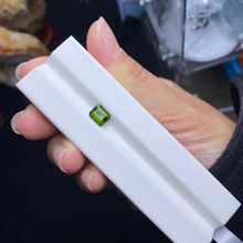 ��Ȼ�����G�̭t��ʯ ��ĸ�G�б̭t���w�Ƀ������Gɫ �S��ֱ�N���l