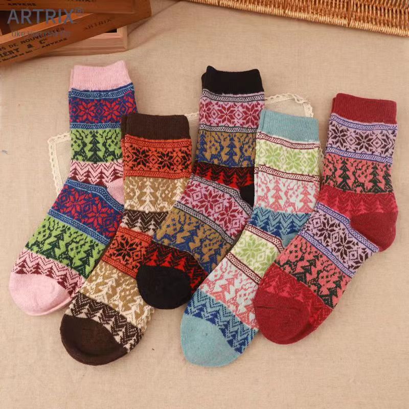 Calcetines de invierno cálidos para hombres y mujeres a juego con flores cruzadas engrosadas a media pantorrilla Calcetines de lana de ciervo a rayas al por mayor