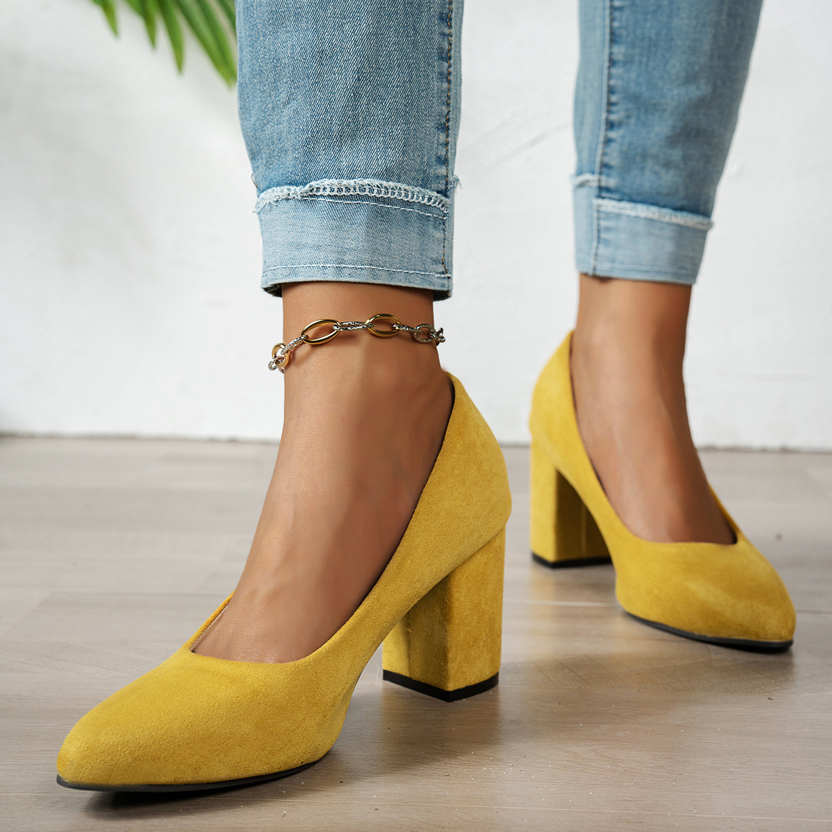 2025 Autumn New Chunky Heel Pointed Toe Suede Fashion High-Heeled Shoes Direct From Manufacturer For Foreign Trade And_vogvips.com