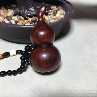 Large and Small Leaf Red Sandalwood Gourd Handpiece, Cultural and Artistic Jewelry