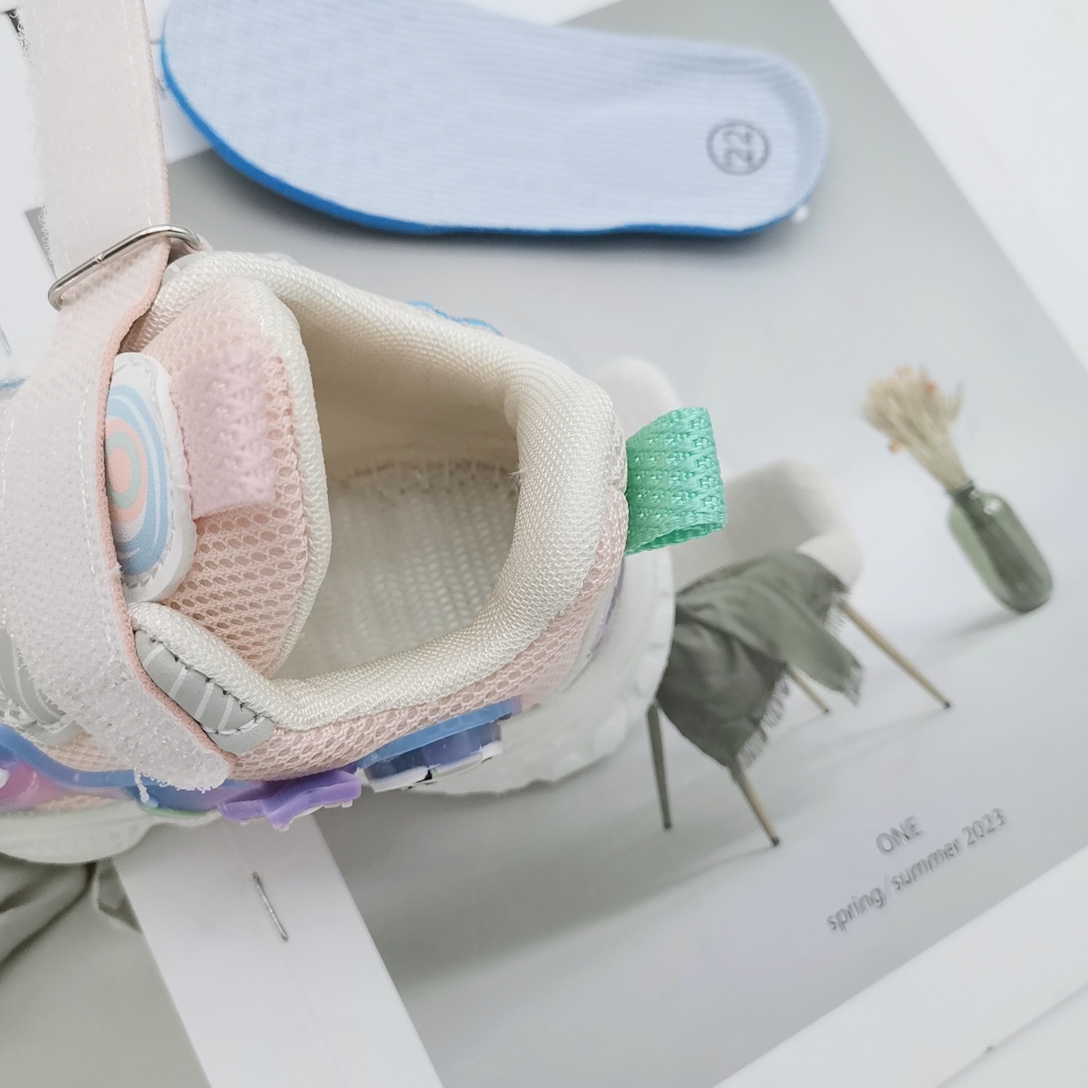 Zapatos de papá para niños 2025 otoño nuevos zapatos transpirables para niños zapatos de bebé con suela suave para niños pequeños
