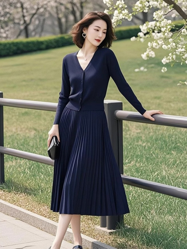 深蓝色针织套装女装2025秋季新款韩版开衫上衣百褶半身裙子两件套|undefined