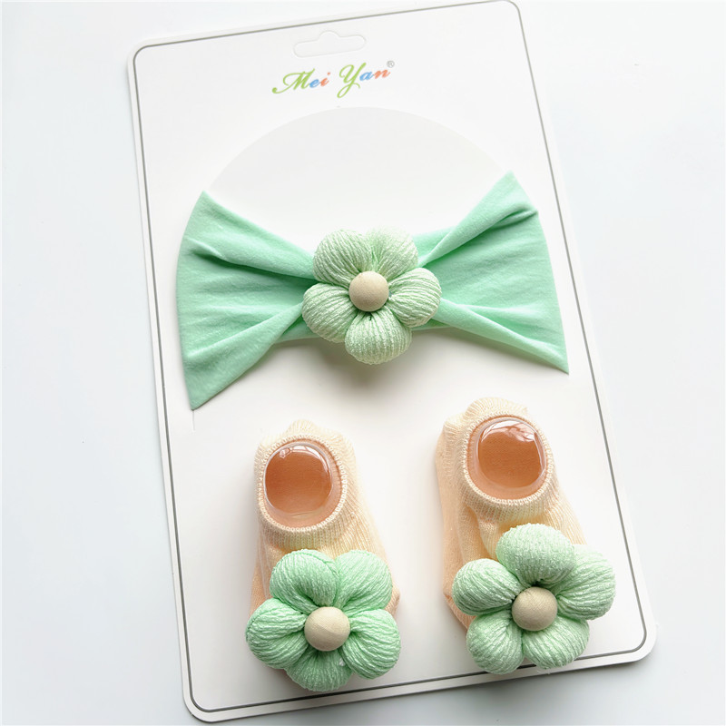 연한 녹색---가는 선 다섯 꽃잎 정장