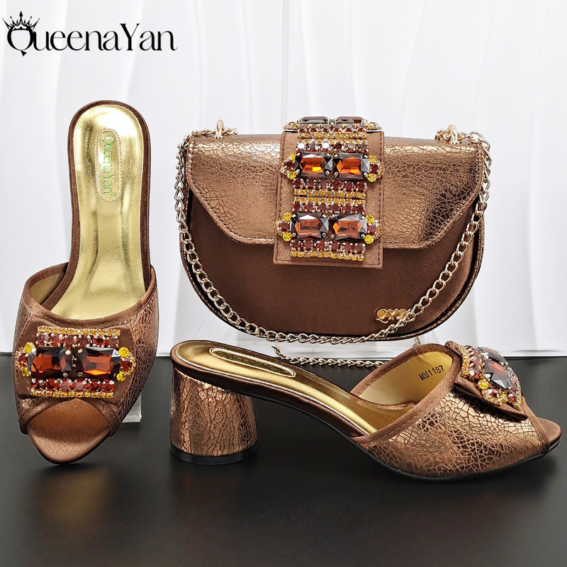 Open-Toe Chunky Heel Women's Shoes with Gold Foil Crackle Pattern, Matching Semi-Circular Saddle-Shaped Evening Bag Party Shoe and Bag Set, Exclusively for Cross-Border Sales Open-Toe Chunky Heel Women's Shoes with Gold Foil Crackle Pattern, Matching Semi-Circular Saddle-Shaped Evening Bag Party Shoe and Bag Set, Exclusively for Cross-Border Sales