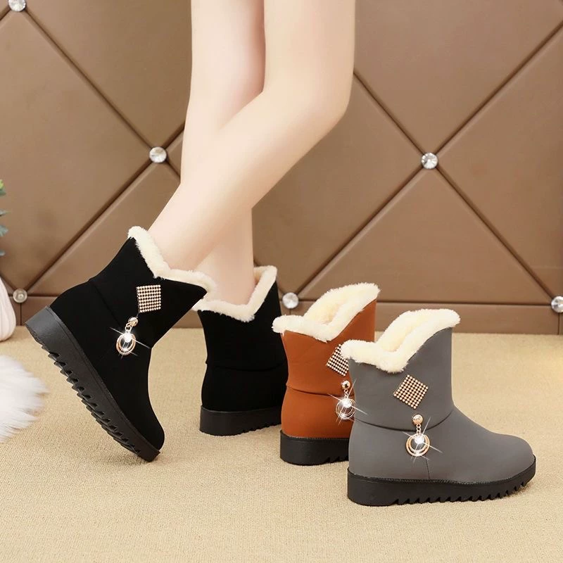 Демисезонные ботинки на платформе Martens, металлический кулон и подкладка из искусственного меха, размеры 36–41