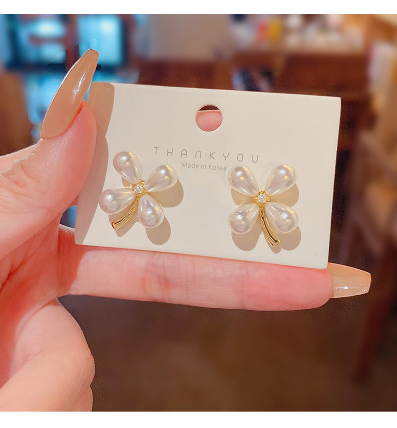 Fashion Pearl Flower Shaped Earrings Female Alloy Ear Jewelry Wholesalepicture6