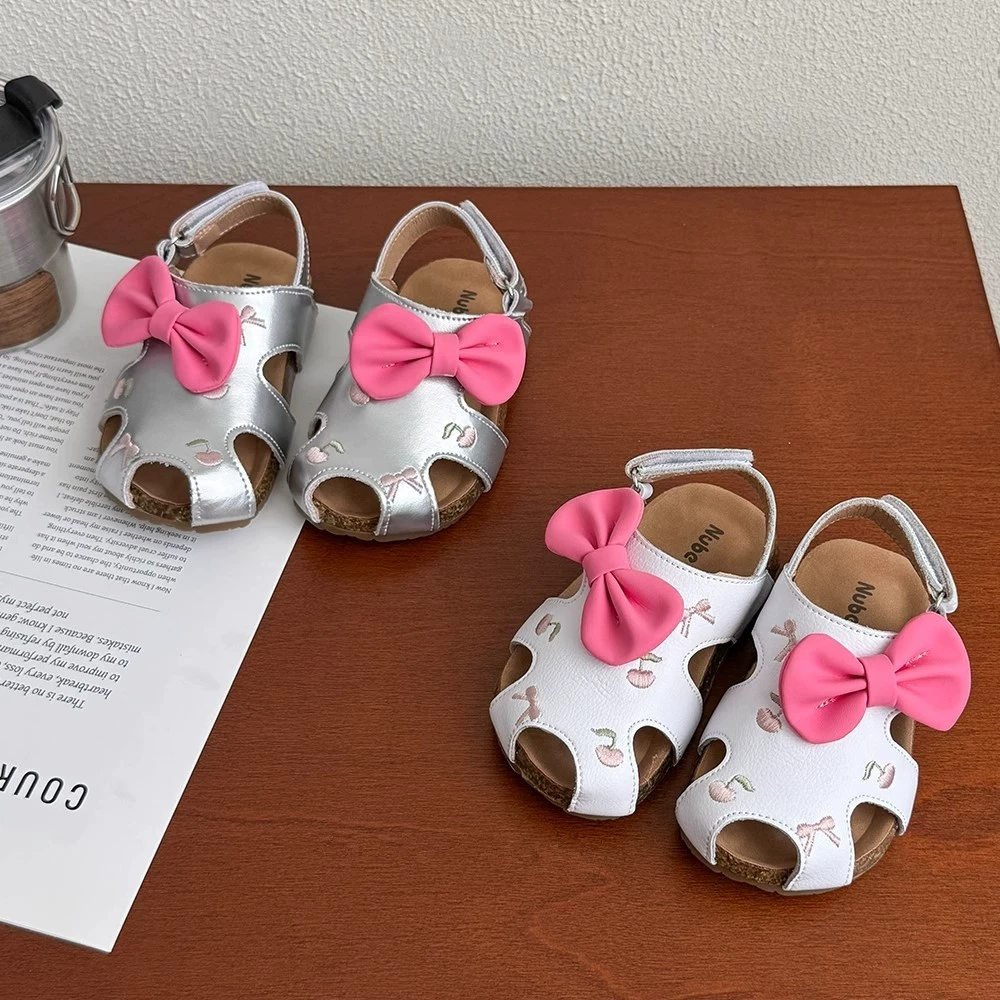 2025 Сандалии для девочек Летние тапочки Детские туфли Birkenstock Пляжная обувь для девочек Маленькие туфли с бантиком Принцесса