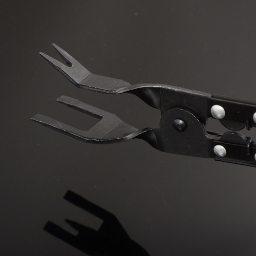 Turn on light pliers, remove lamp tools, rubber buckle screwdriver, remove plastic rivets, car buckle pliers, push-down rubber buckle repair tool