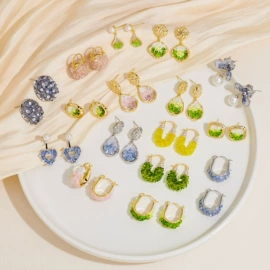 耳钉;项链;耳环