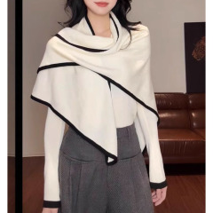 2025早秋巨好看的韩系穿搭设计感三角披肩+V领打底针织衫两件套女