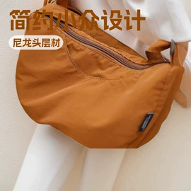 化妆包;旅行包袋;女士单肩包