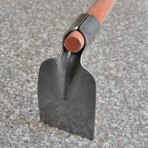 Wholesale hoe agricultural tools, all-steel thickened large wooden handle hoe, soil loosening, land reclamation, household vegetable growing, weeding, outdoor large hoe