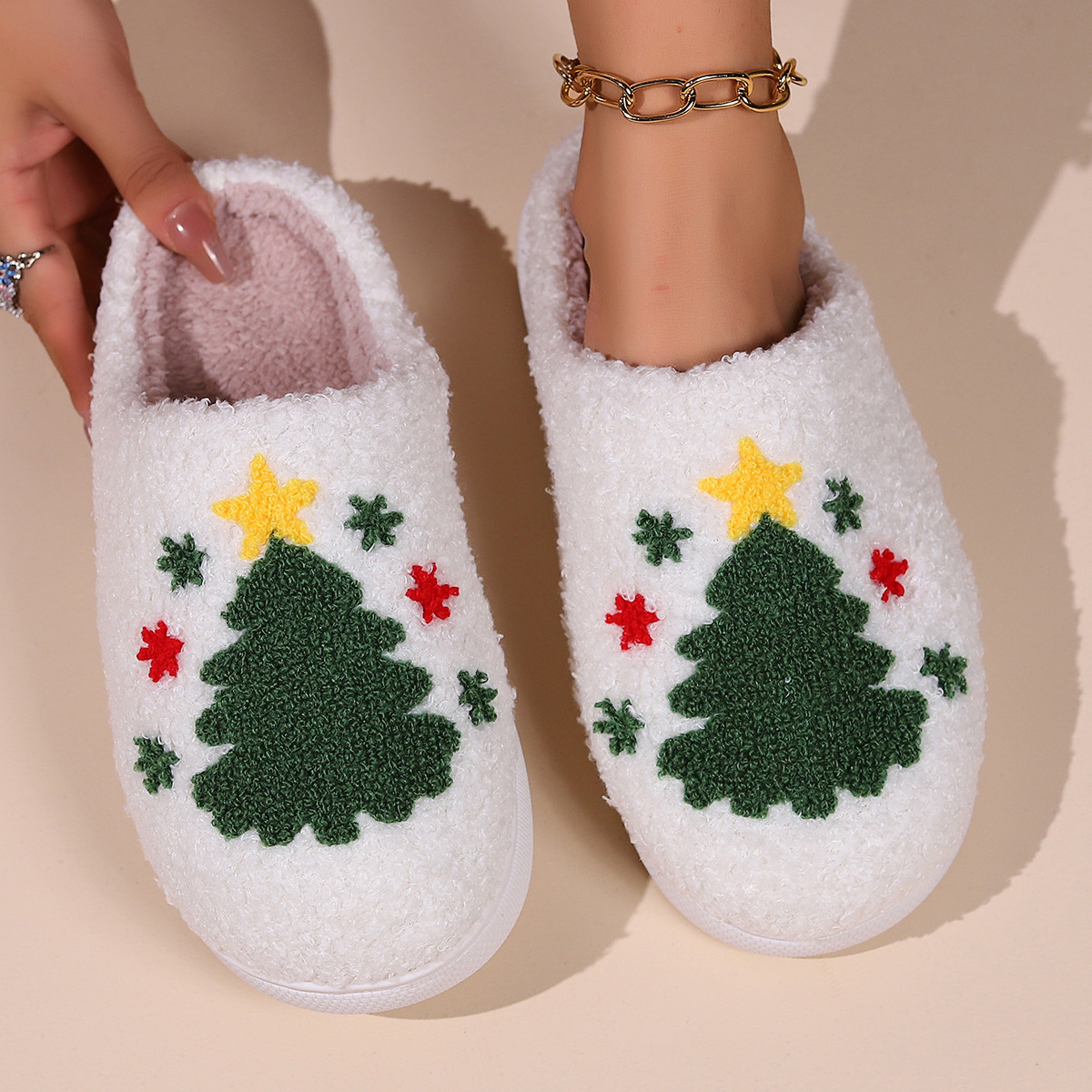 thumbnail image 1 of Zapatillas populares de algodón para mujer, pantuflas de algodón cálidas de felpa para invierno, Navidad y Halloween, para interior y hogar, 1 of 5