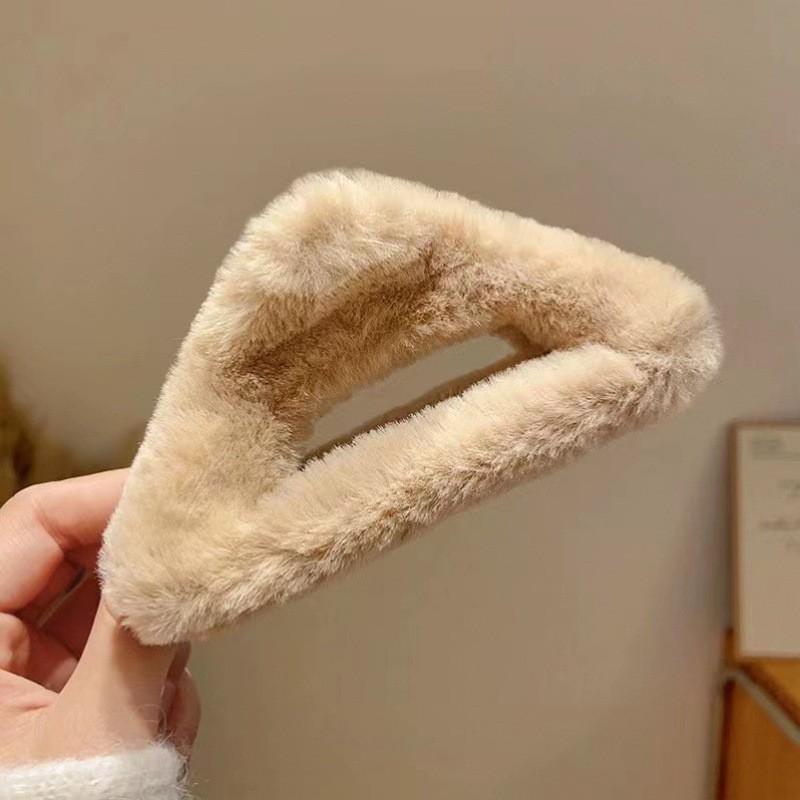 플러시 라이트 브라운 트라이앵글 클립-12cm