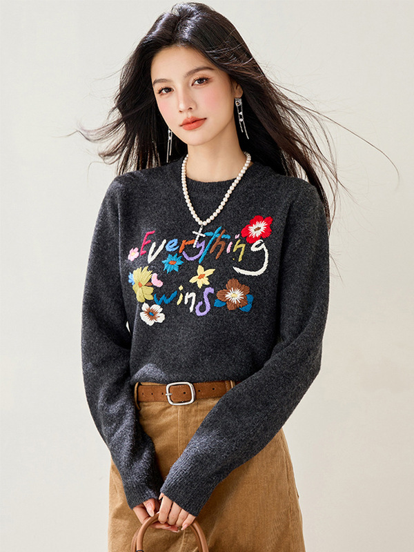 高级感重工刺绣圆领套头毛衣女秋冬宽松时尚复古巨好看针织衫上衣|undefined