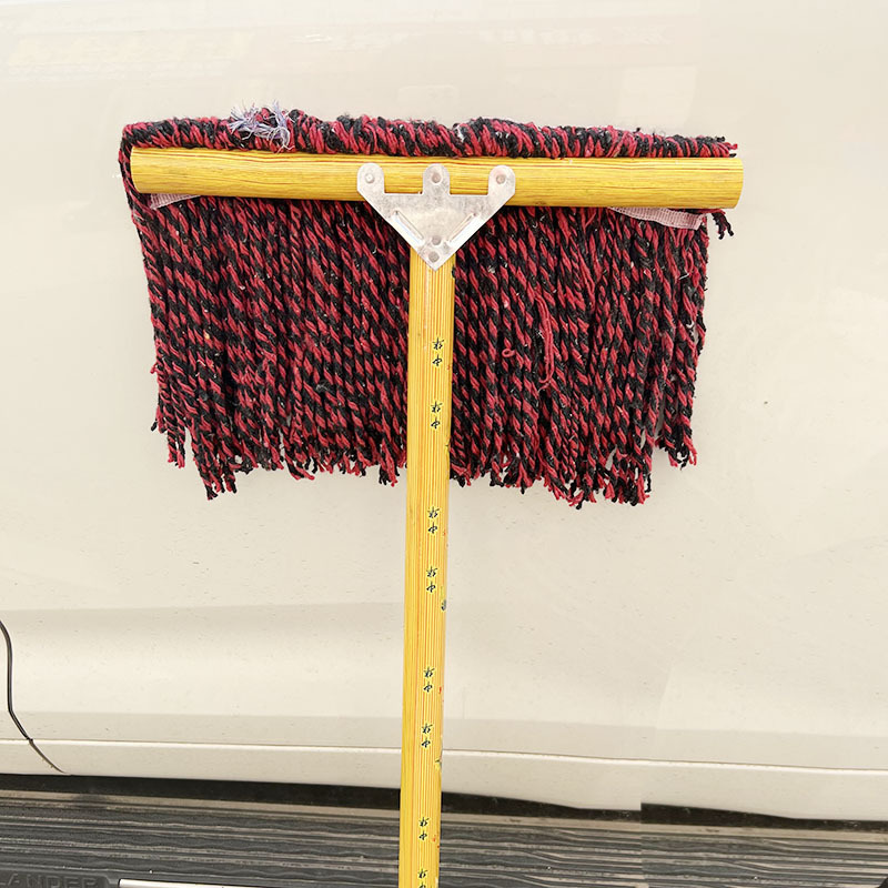 Factory wholesale household absorbent cotton thread mop cotton yarn large wood mop flat head wooden rod mop hand twist flat mop