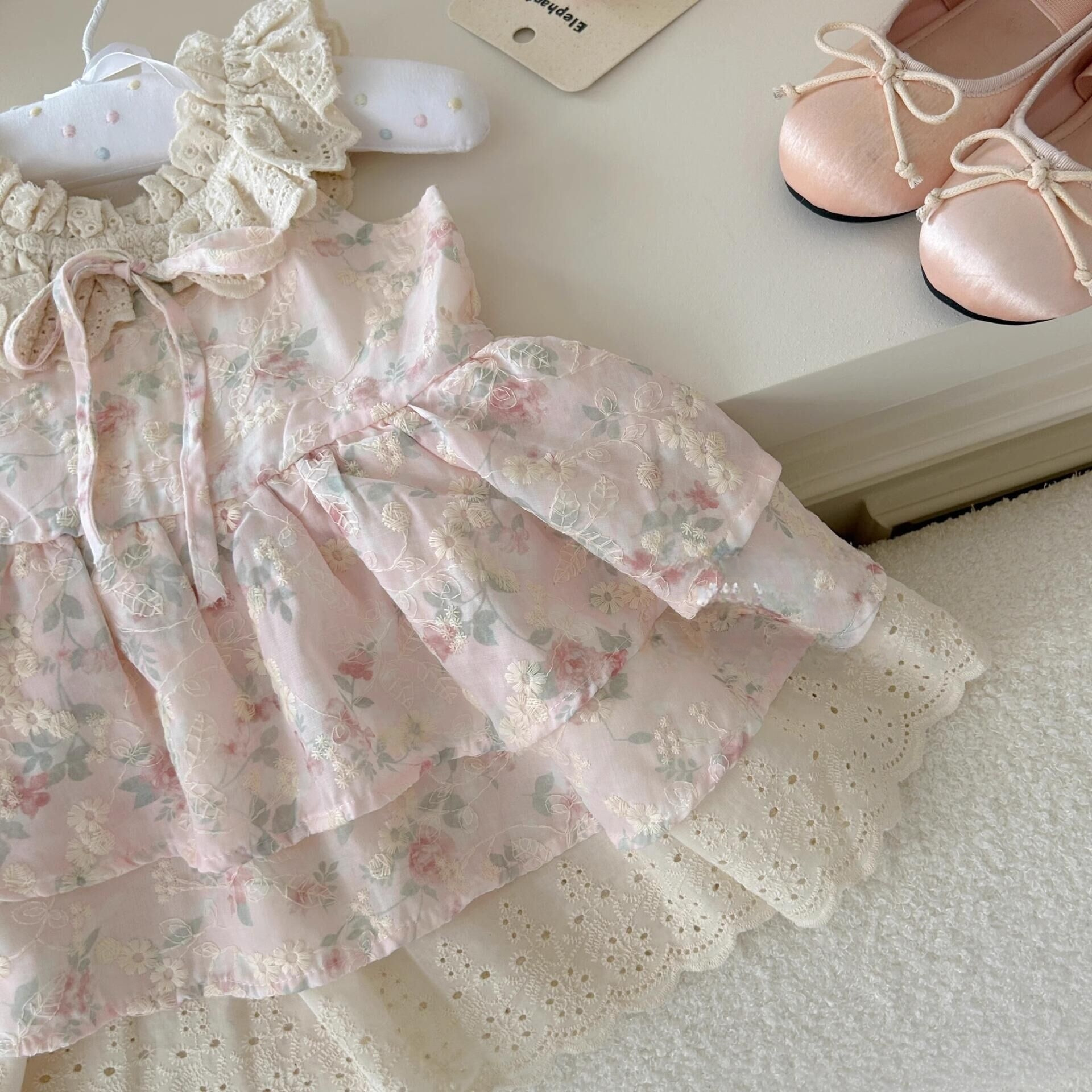 [Xianning Seven] Flores de cerezo originales ~ Vestido de encaje floral suave con mangas pequeñas y dulces de verano para niñas