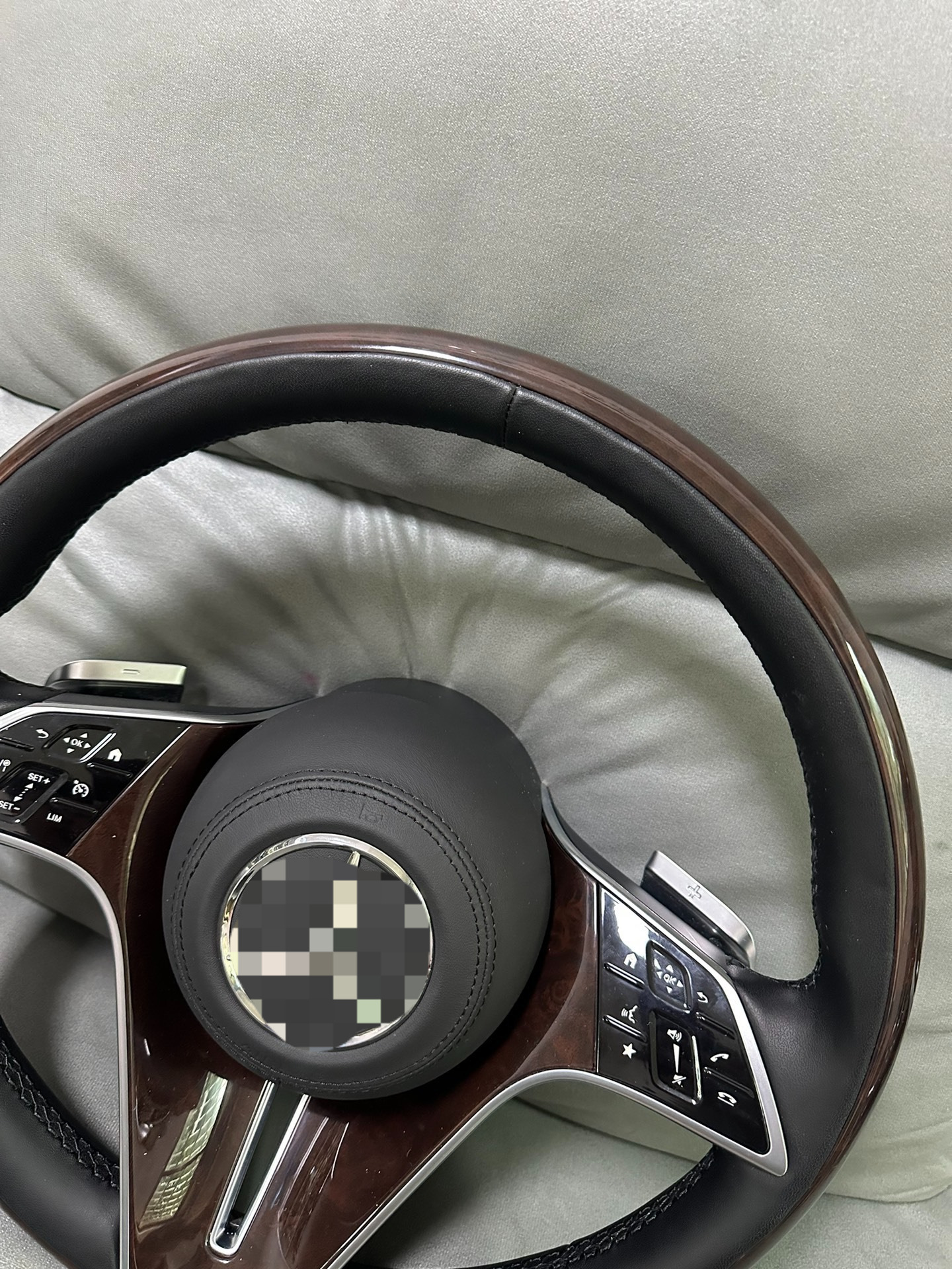 Suitable for Mercedes steering wheel modification and upgrade, multi-color mahogany assembly, Maybach Butterfly new model-221 mahogany