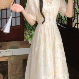 新中式国风盘扣V领重工刺绣连衣裙女夏季大码胖mm碎花仙女长裙子