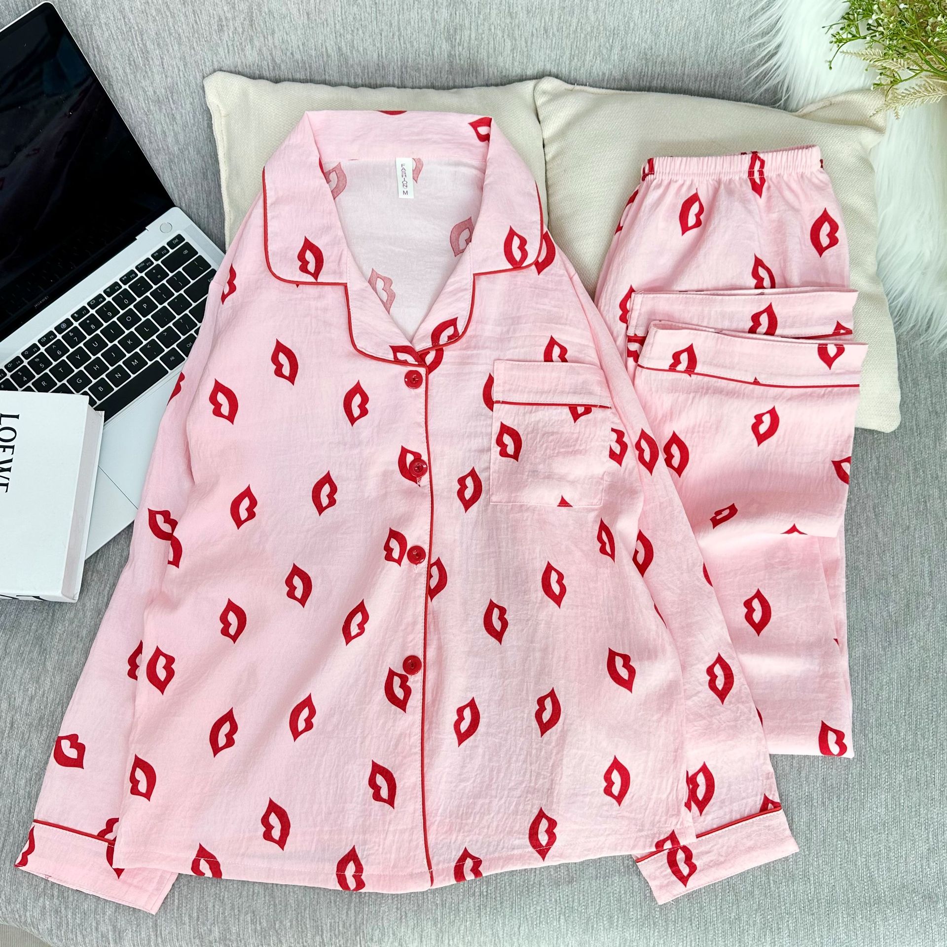 レディースパジャマ 2025年新作 雲柄 春秋 長袖 漫画風 長袖 かわいい カジュアル シンプル ホームウェアセット