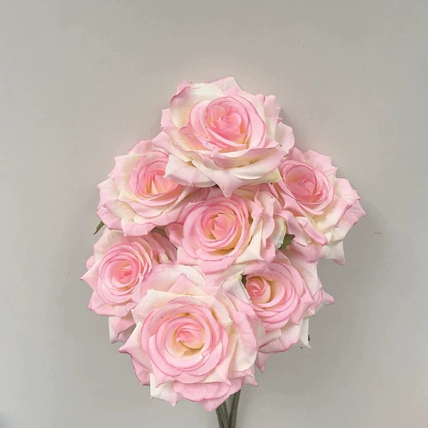 Put the bouquet of roses number 1 pink