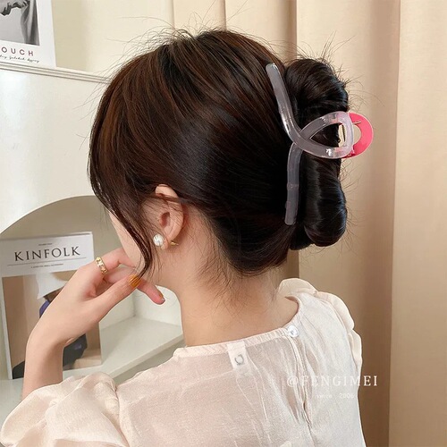 Spring and summer new color geometric grip clip, fashionable and personalized back head shark clip, versatile and sweet temperament hair accessory for women