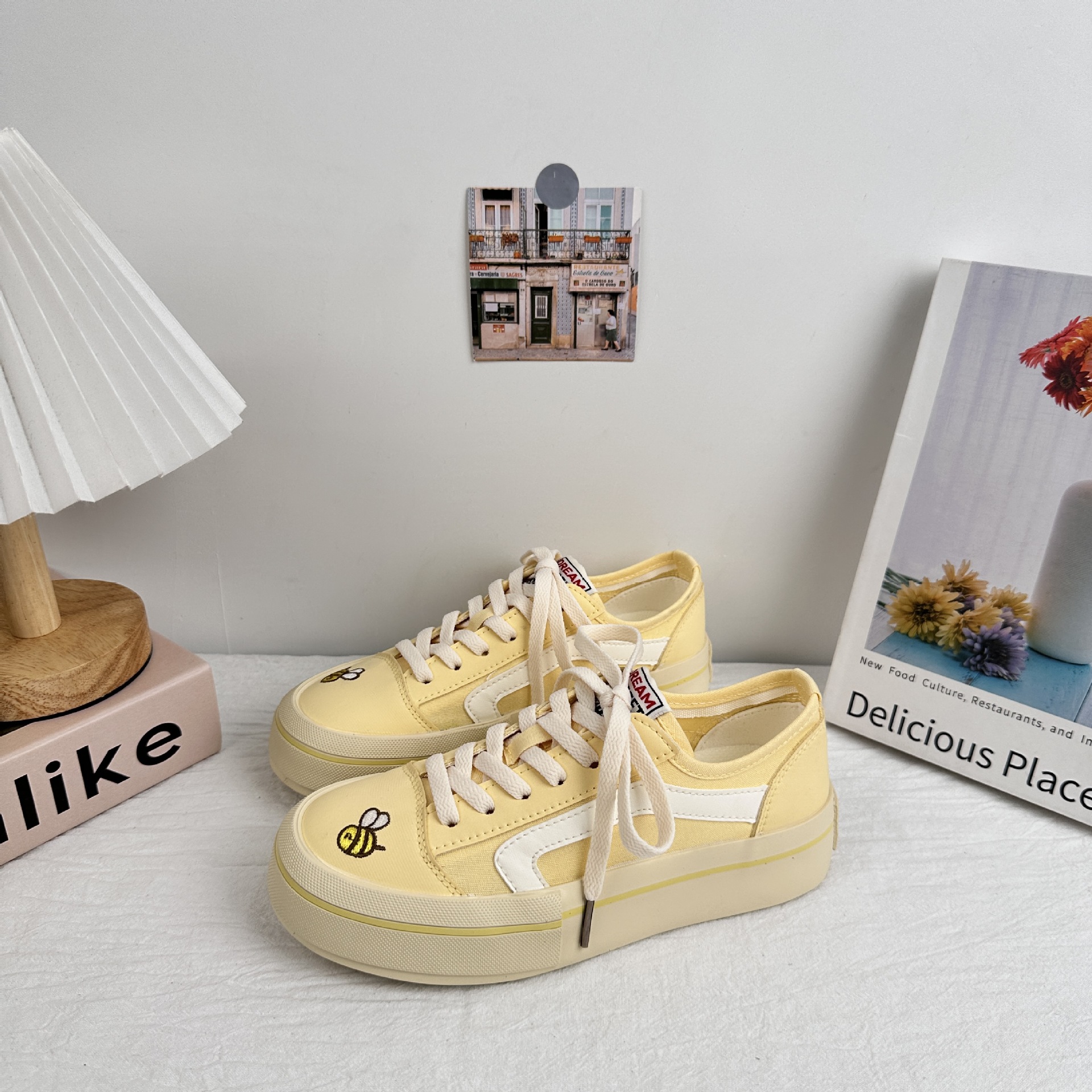 Yuanbo nuevos zapatos de lona 2025 explosión de zapatos de mujer de verano universal nicho bordado zapatos de skate zapatos de suela gruesa zapatos blancos image 5
