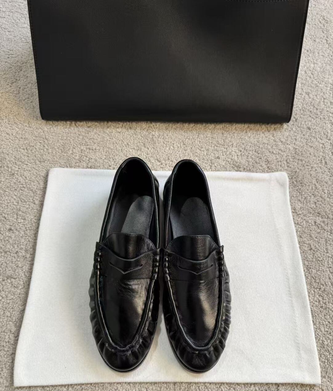 black / 35