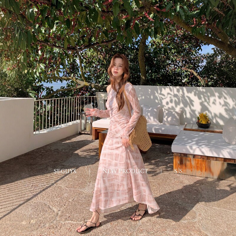 【Seguyx Shibuya】Plaid Long-Sleeved Dress with Elegant Slim Fit and Resort Style, One-Shoulder Long Dress G26086 # 【Seguyx Shibuya】Plaid Long-Sleeved Dress with Elegant Slim Fit and Resort Style, One-Shoulder Long Dress G26086 #