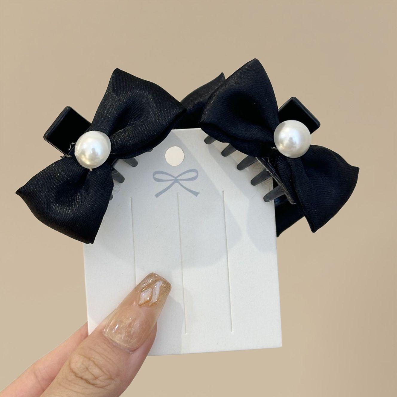 Crab pin pearl with bow, 1 pair