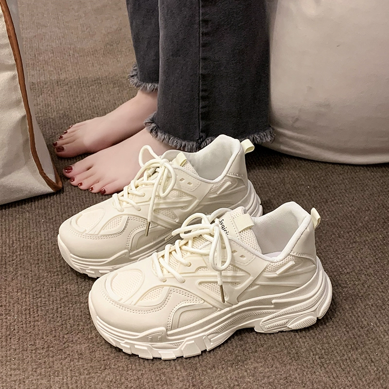 Черные кроссовки для женщин, суперпопулярный стиль весна-лето 2025, универсальные кроссовки на толстой подошве для студентов