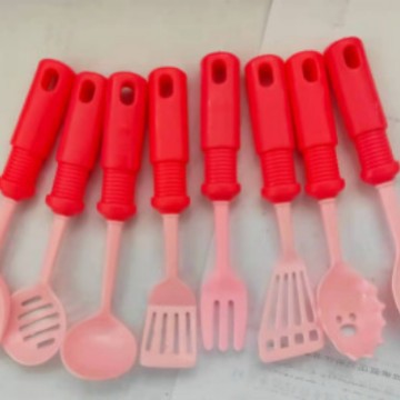 Niños bebés rojos de cocina de cocina