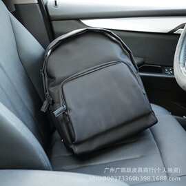 P拉达新款防水尼龙布通勤双肩包男休闲背包拉链旅游书包图片实拍