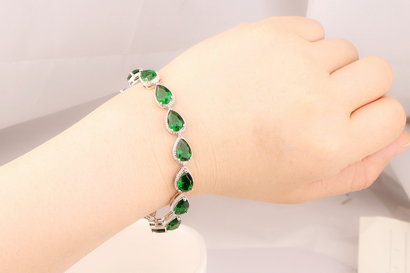 Crystal Inlaid Water Drop Bracelet Wholesale Jewelry Nihaojewelry display picture 6