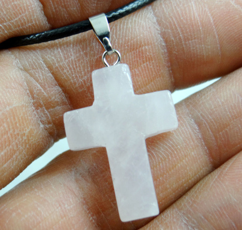 Comercio exterior caliente Piedra Natural Rosa cristal ágata piedra Cruz colgante collar accesorios DIY joyería que hace