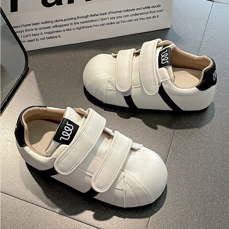 2025 otoño invierno zapatos de conchas feos y lindos marca de moda ligera velcro de suela gruesa universal pegatinas de pan de nicho zapatos casuales para mujeres