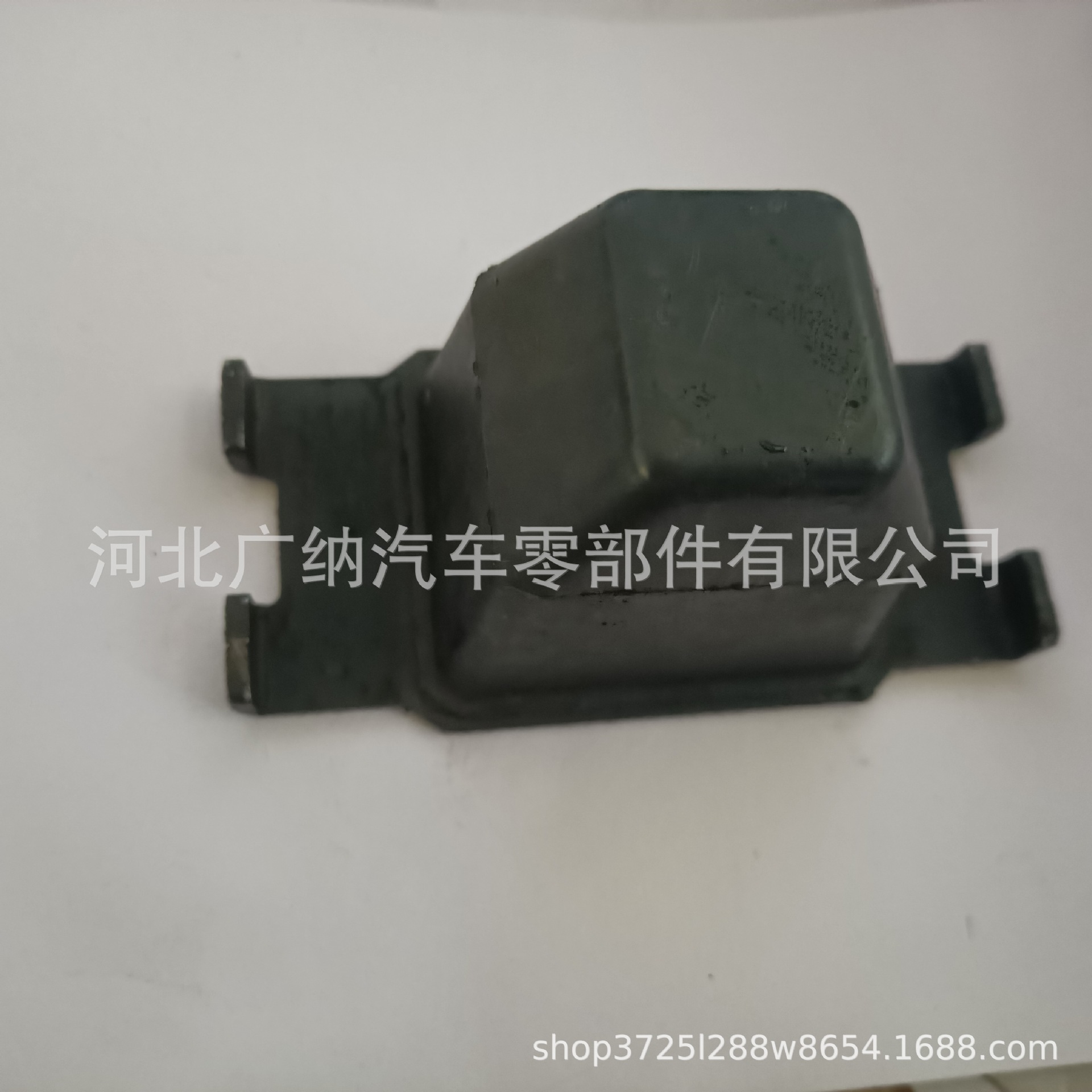 -- 48306-0K010 适用于丰田机脚胶 减震支架 减震胶垫 缓冲胶块