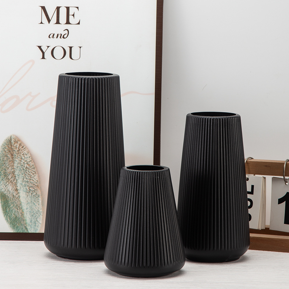 Black Imitation Ceramic Plastic Vase, Water-Raised Flower Vase, Living Room Ornaments, Flower Arrangements, Flower Vessels, Water Storage Ornaments