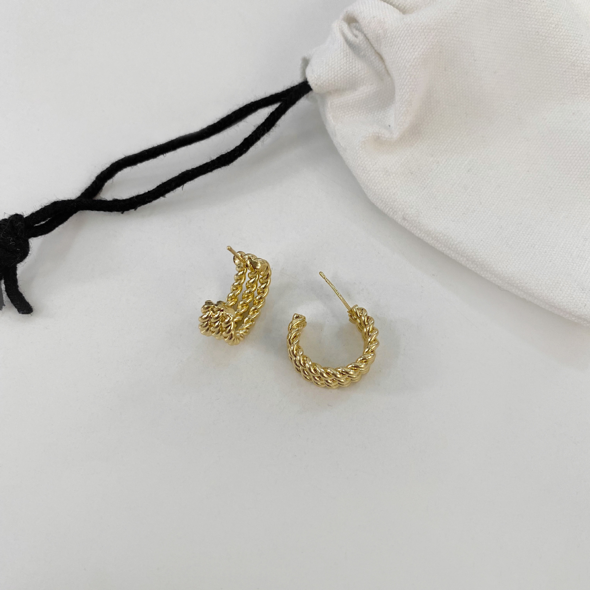 Coreano Fritto Pasta Twists Premium Cerchio Donne Nuovo Moda Yiwu Design Personalizzato Orecchini Gioielli_voghion.com