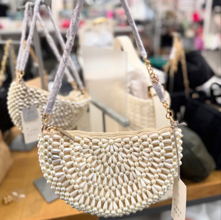 Pearl c crescent-shaped clutch bag  �͹����鴮������Άμ��