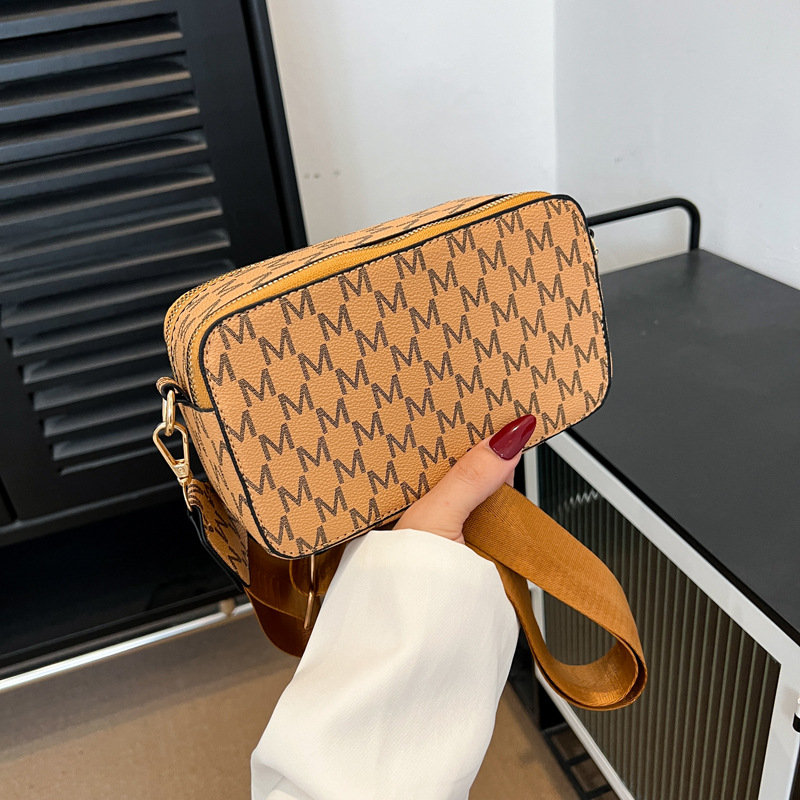 Bolso cuadrado pequeño de comercio exterior transfronterizo Bolso femenino de todo fósforo con estampado retro Bolso de cámara de moda Bolso bandolera ancho de moda