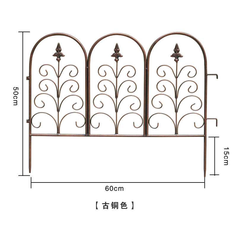 삽입 할 오래된 청동 울타리
