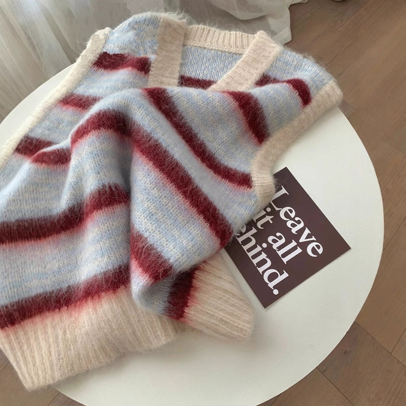 Real Shot of Plush and Comfortable V-Neck Sleeveless Vest for Women in Early Spring New Style Pink Stripesd Layered Vest