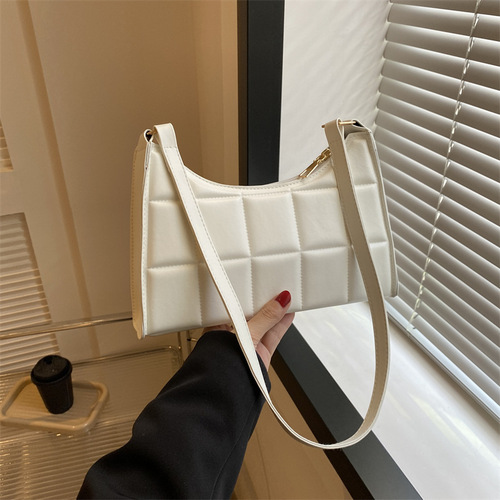 This year's popular fashion temperament pure color single shoulder bag for women 2024 spring new versatile Korean style women's underarm bag