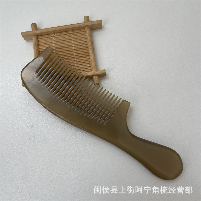 Natural Horn Comb 18cm Handled Hair Comb with Round Teeth for Daily Grooming specifications