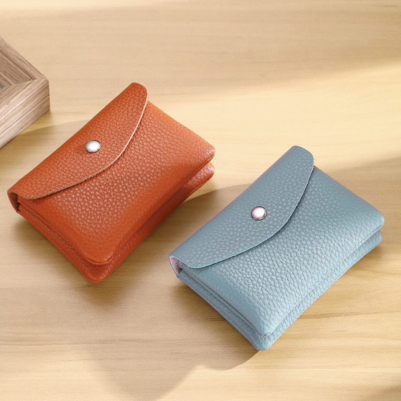 Simple women's soft leather coin purse, multi-functional card holder, large capacity, can hold small accessories and coins.