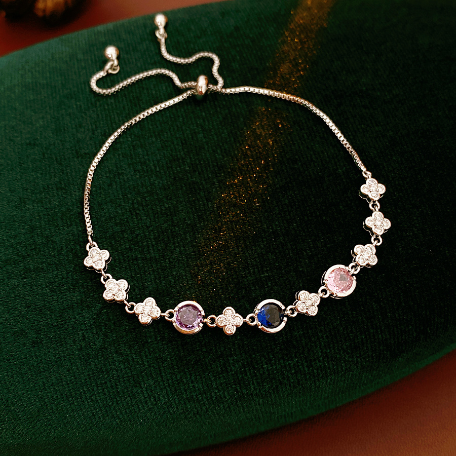 Flores de zircón redondas de amor colgante pulsera ligera de lujo de alta calidad sensación de diseño de pulsera delicada nicho joyería de mano versátil