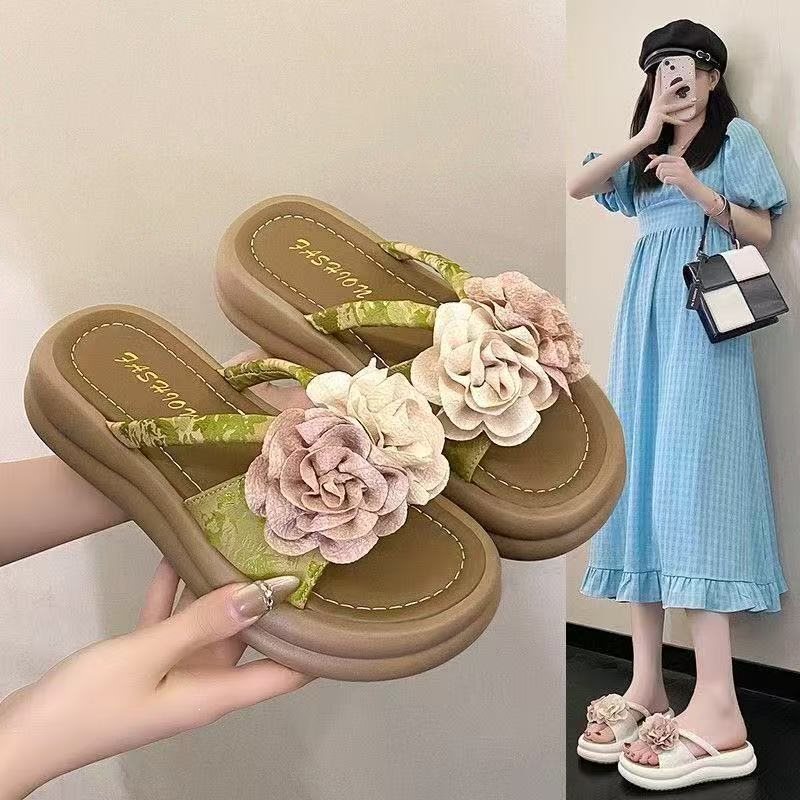 New Chinese-Style Thick-Soled Floral Sandals for Women, Suitable for Pairing with Skirts, Summer 2026 New Versatile Fashion Slip-On Sandals for Pregnant Women