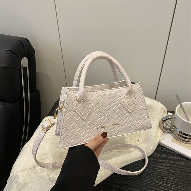 Кросс-бордерная текстура, простая модная сумка 2025, новая одноплечная сумка через плечо, маленькая квадратная сумка, трендовая женская сумка этого года